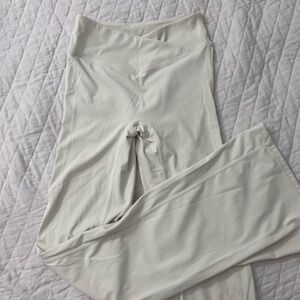 V-waist Scrunch Flare Pants